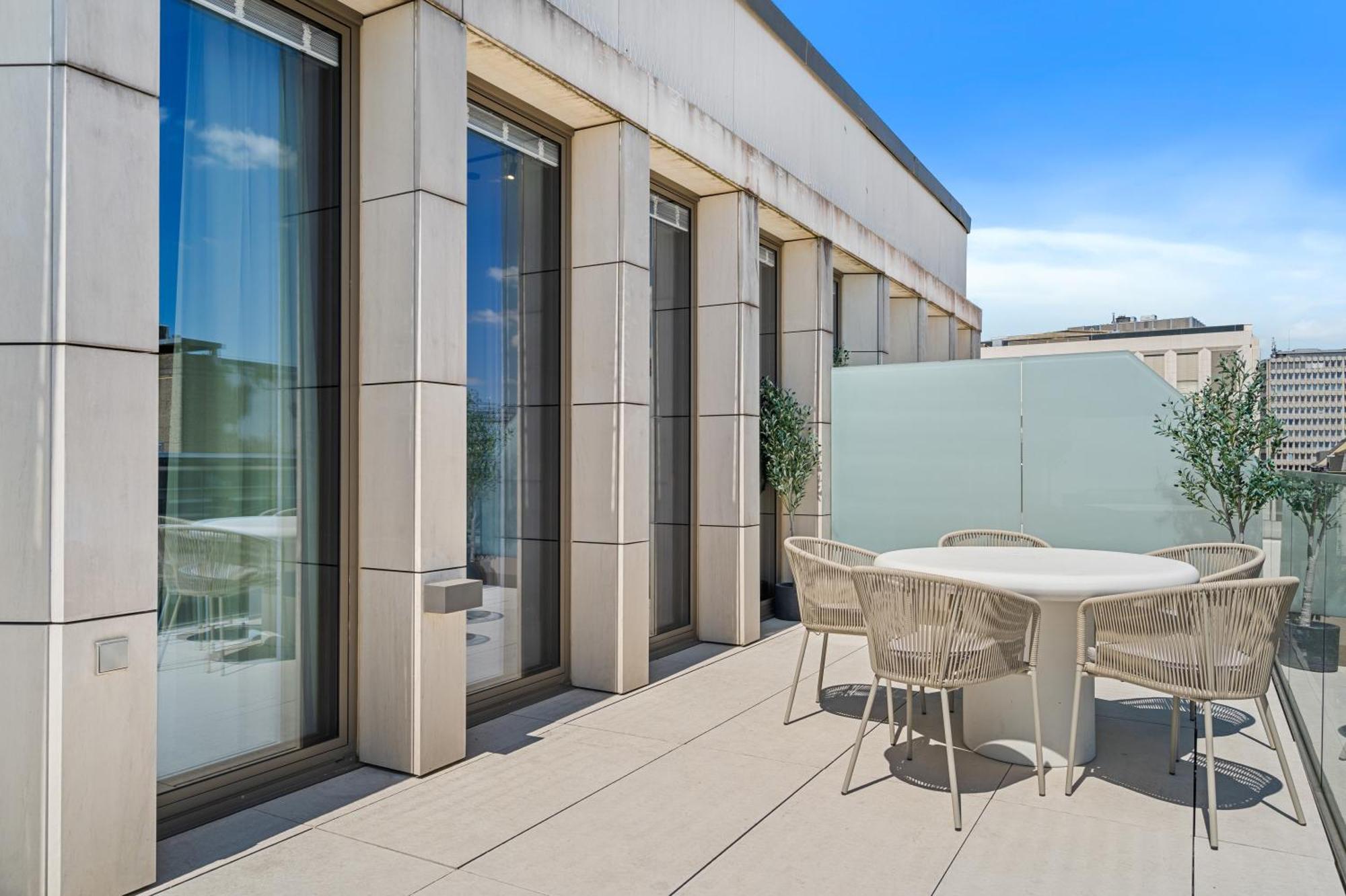 Voya Residence Zenit Royal - Luxury Apart Hotel Rooftop Views & Concierge Luxemburg Exteriör bild